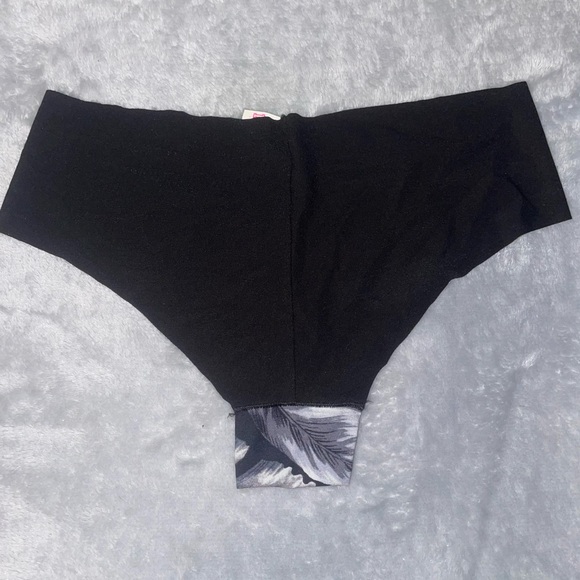 VS PINK NWT Size Medium Cheekster Bundle of 3 - Picture 8 of 10